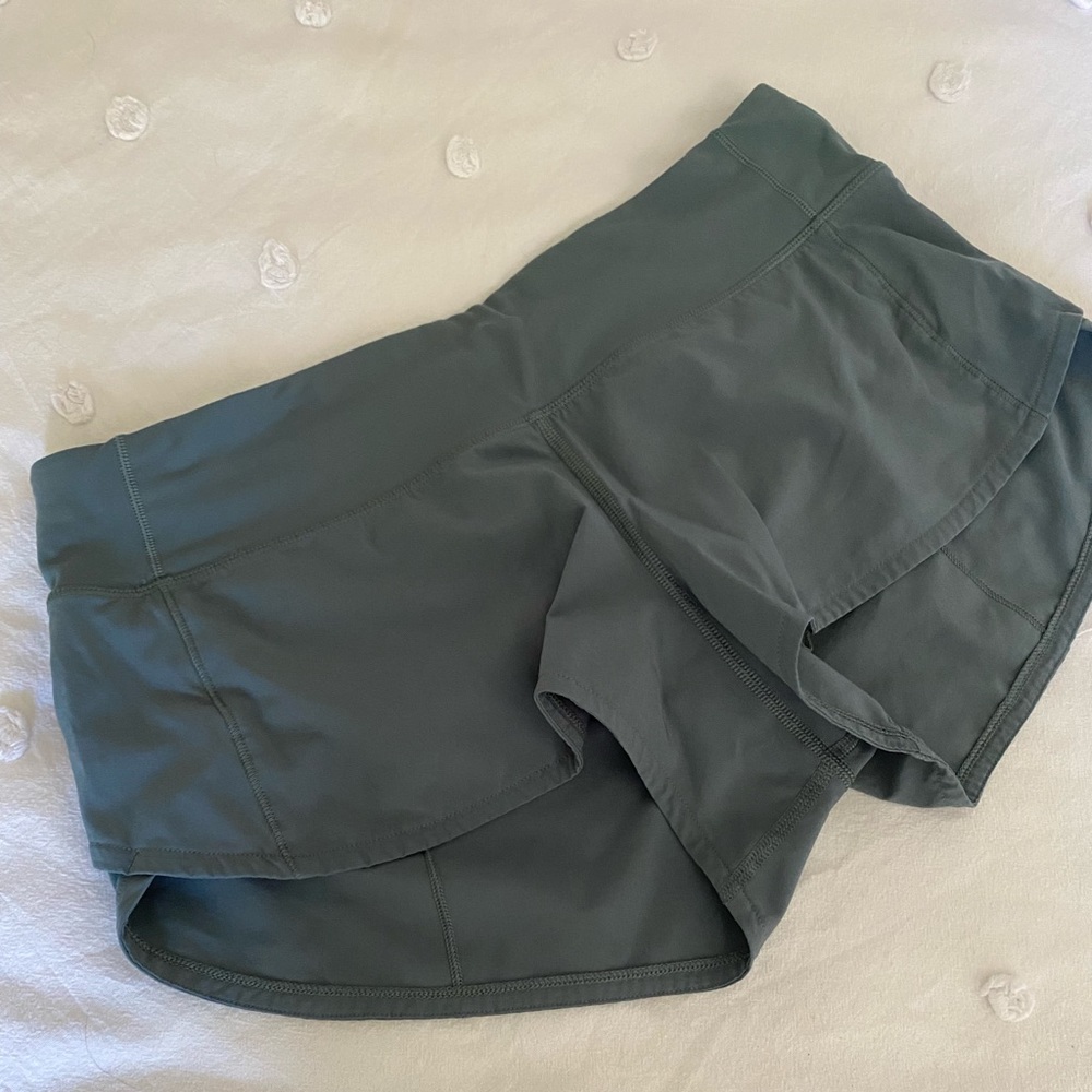 Lululemon 2.5 in Speed Up Short